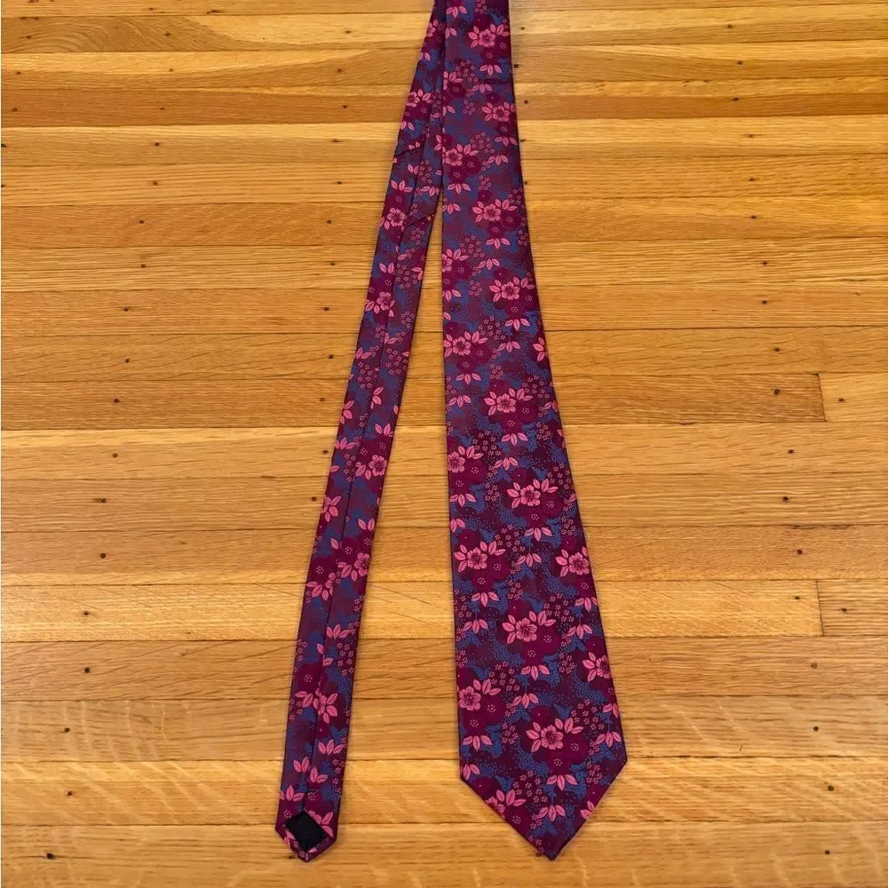 Brioni 100% silk pink/purple floral tie